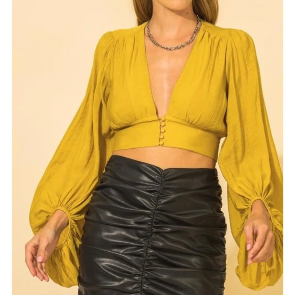 Cute mustard color top